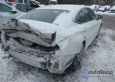 2019 Lexus Es 300H z USA, uszkodzony, nr VIN JTHB21B15K2027991